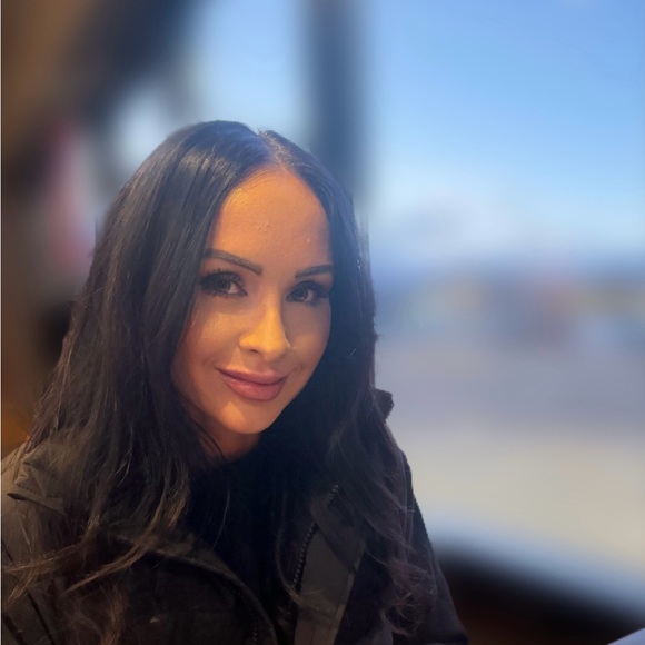 Meet your Posher, Marissa - Picture 1 of 1